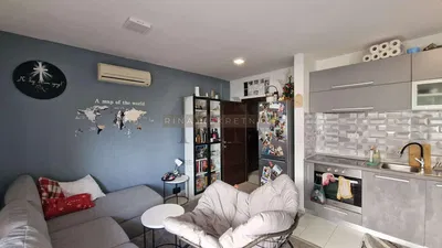 Хол; естествена светлина, модерен стил