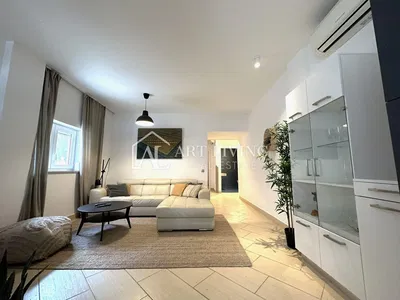 Дневна соба; природно светло, модерни стил