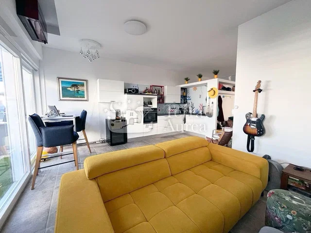 Хол; гледка, естествена светлина, модерен стил