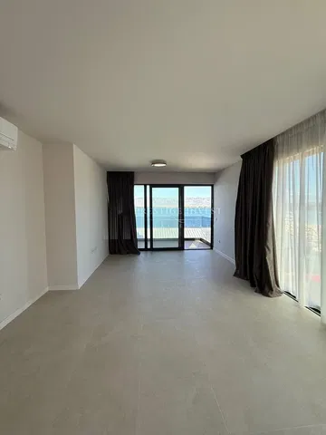 Wohnzimmer; blick, fliesenboden, tageslicht