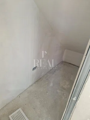 Kupaonica; potrebna renovacija, pločice