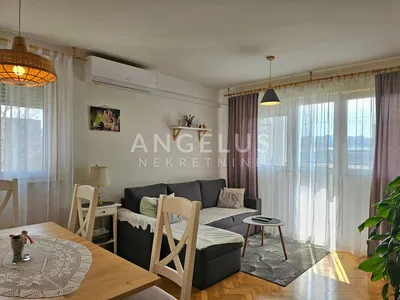 Sala de estar; luz natural