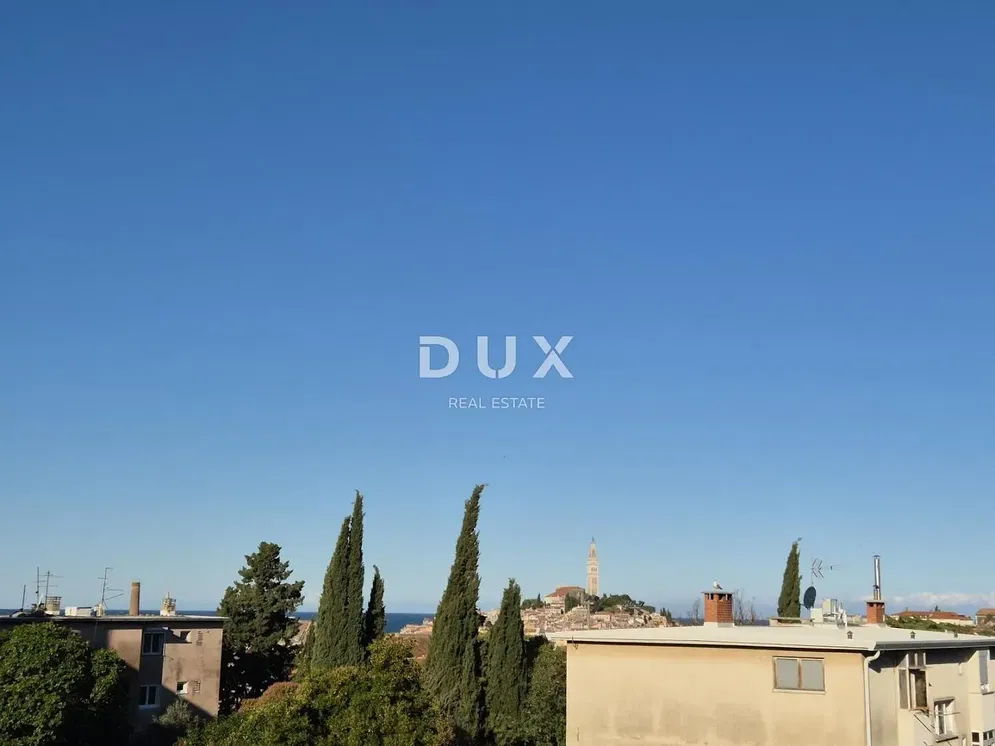 Maison et environs; vue