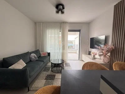 Dnevna soba; prirodno svjetlo, moderni stil