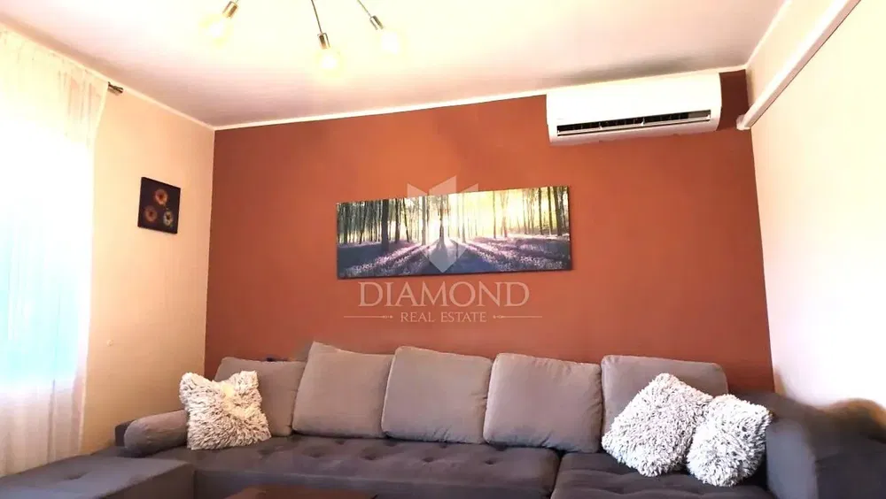 Salon; lumière naturelle, style moderne