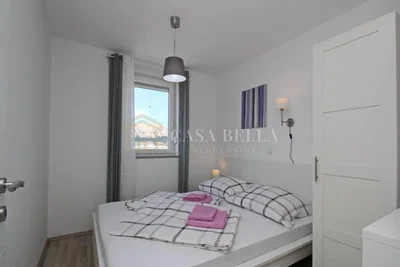 Spavaća soba; prirodno svjetlo, moderni stil