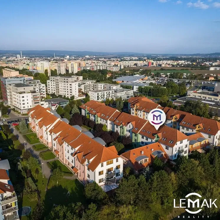 Haus und umgebung; blick