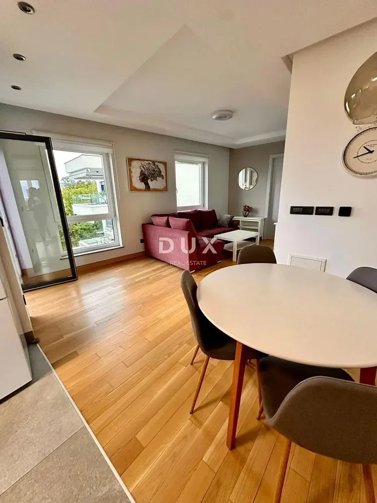 Wohnzimmer; blick, holzboden, tageslicht, moderner stil