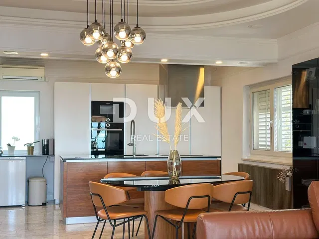 Küche; küchengeräte, moderner stil, tageslicht, renoviert