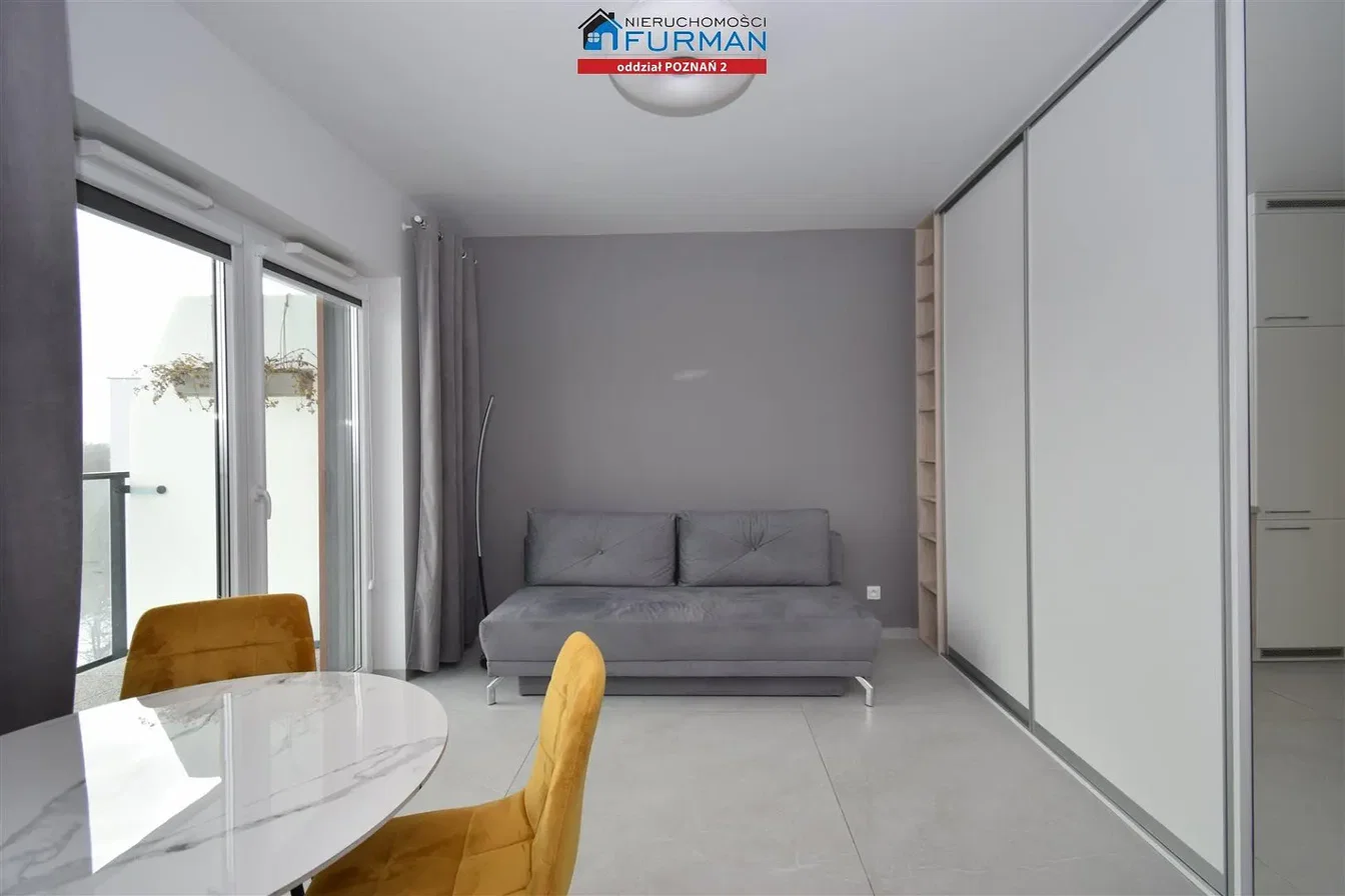 Salon; lumière naturelle, style moderne, carrelage