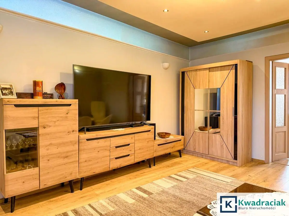 Wohnzimmer; holzboden, moderner stil