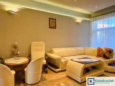 Wohnzimmer; holzboden, tageslicht, moderner stil