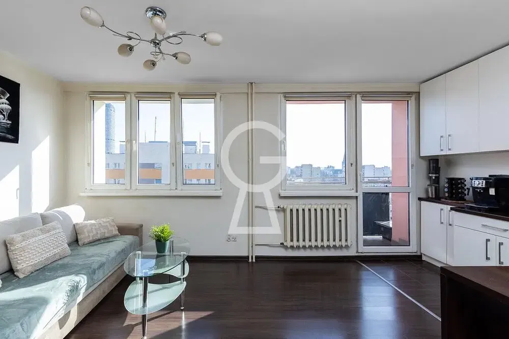 Oturma odası; manzara, doğal ışık