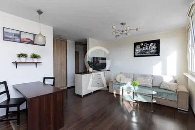 Oturma odası; doğal ışık, modern stil