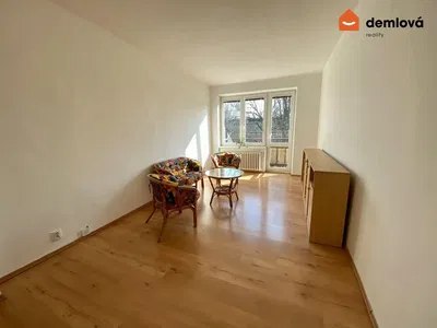 Wohnzimmer; holzboden, tageslicht