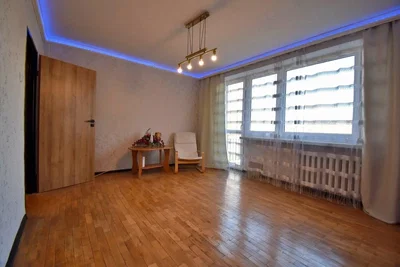 Soggiorno; pavimento in legno, luce naturale