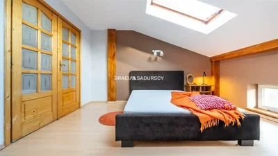 Chambre; parquet, lumière naturelle