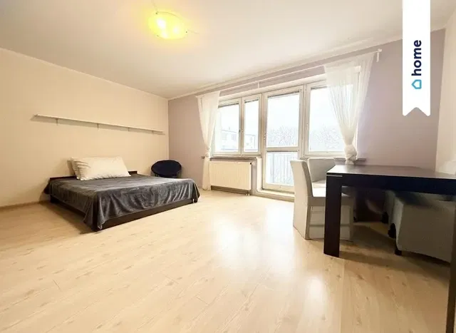 Bedroom; wood floor, natural light