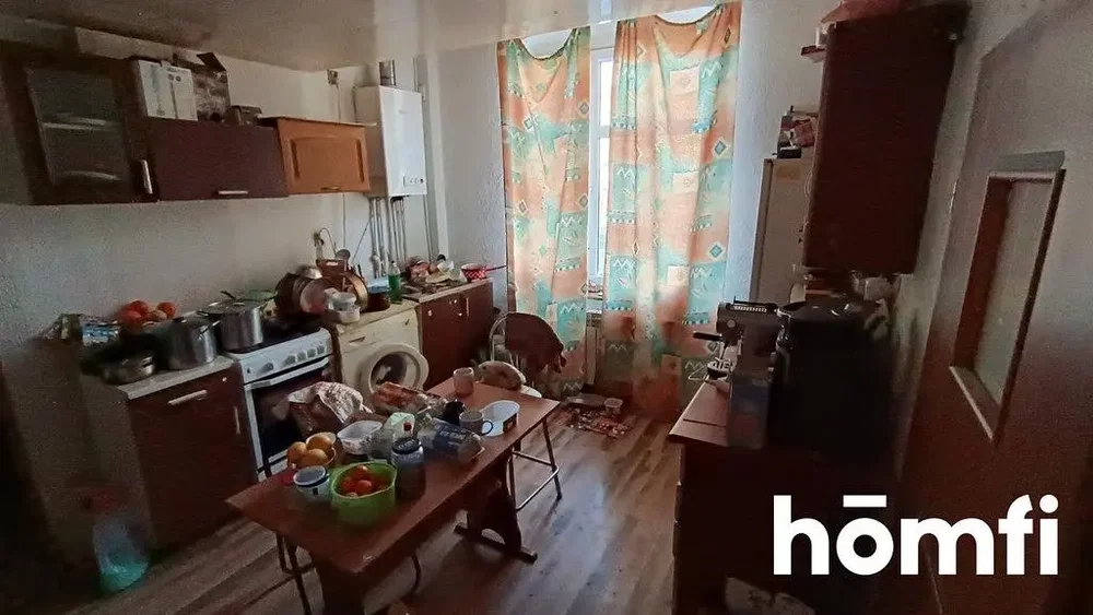 Mutfak; mutfak aletleri, fayans zemin