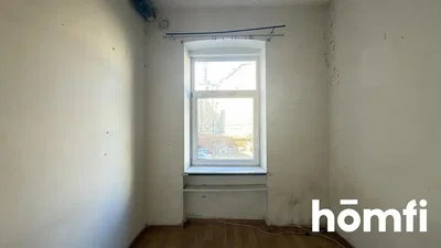 Autre; lumière naturelle, nécessite rénovation