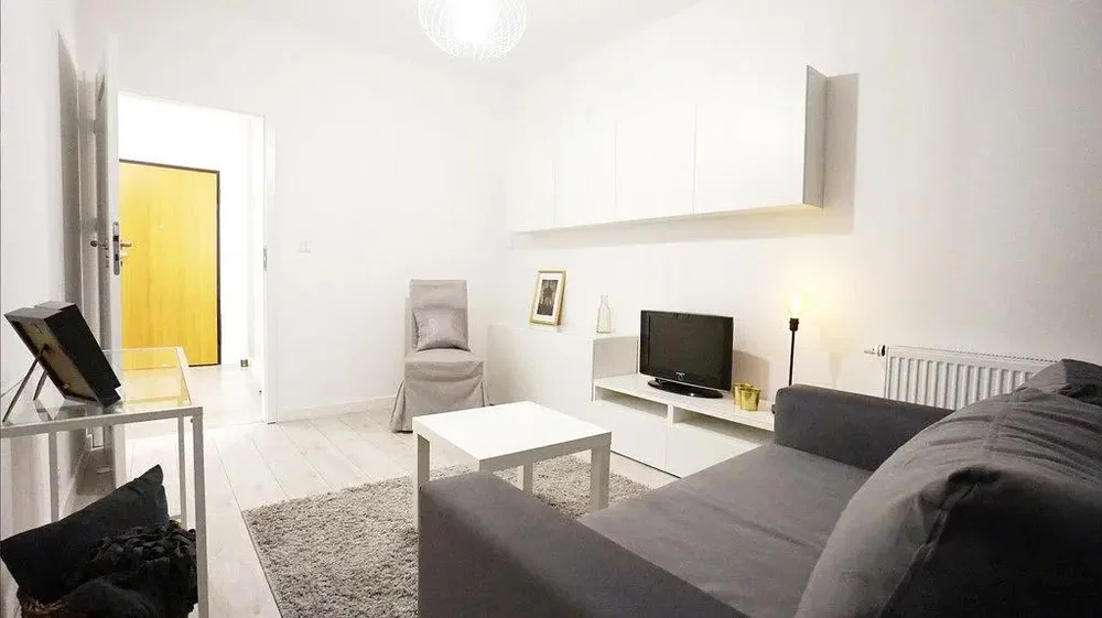 Salon; lumière naturelle, style moderne, parquet