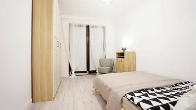 Chambre; lumière naturelle, parquet