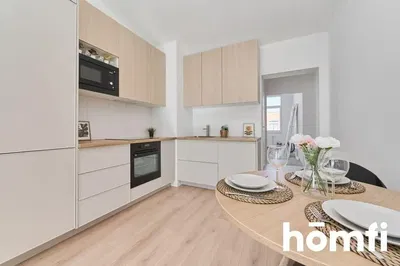 Cuisine; électroménager, style moderne, lumière naturelle