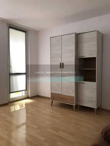 Chambre; parquet, lumière naturelle