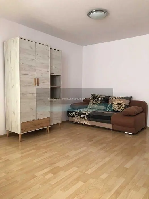 Yatak odası; ahşap zemin