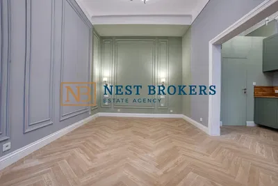 Дневна соба; дрвени под, реновиран, природно светло