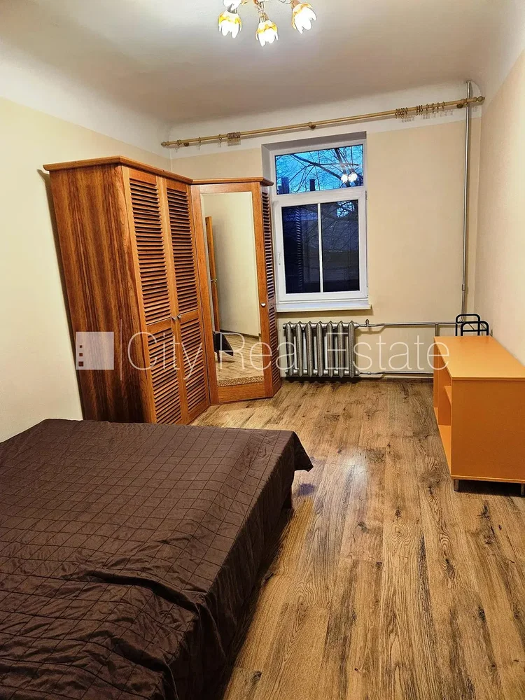Chambre; parquet, lumière naturelle