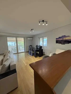 Salon; vue, parquet, lumière naturelle, style moderne