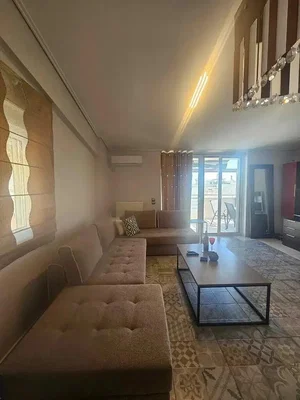 Salon; lumière naturelle, carrelage, vue