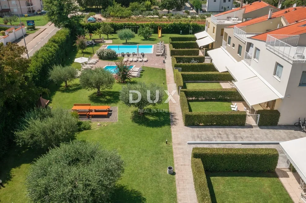 Casa e arredores; vista