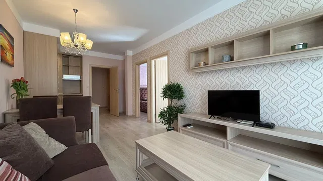 Obývačka; prirodzené svetlo, moderný štýl, drevená podlaha