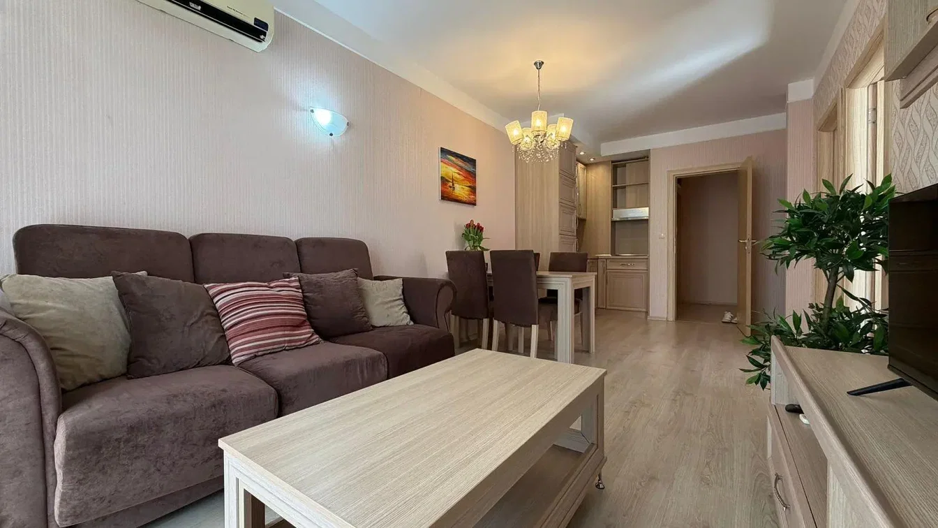 Oturma odası; doğal ışık, modern stil