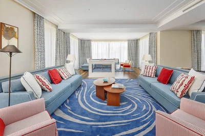 Obývací pokoj; přirozené světlo, moderní styl