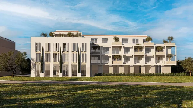 Kuća i okolina; pogled, visoki stropovi, prirodna svjetlost