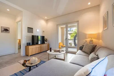 Obývací pokoj; přirozené světlo, moderní styl