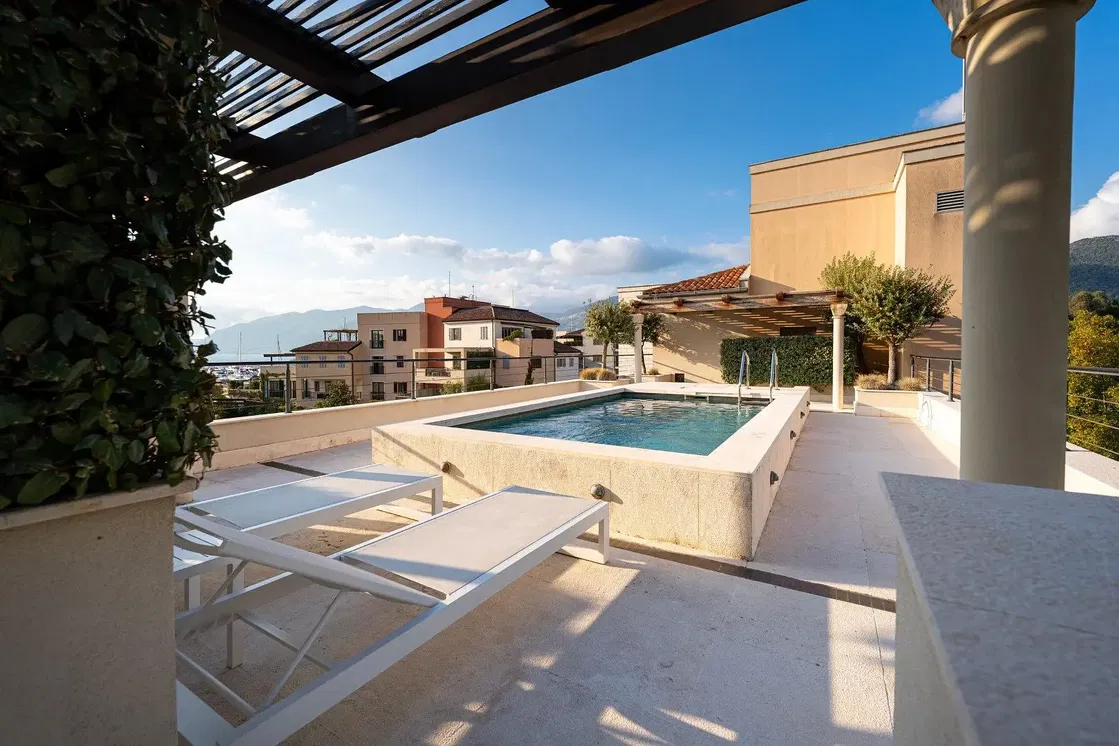 Terasa; výhled, přirozené světlo