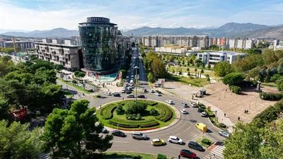 Dům a okolí; výhled