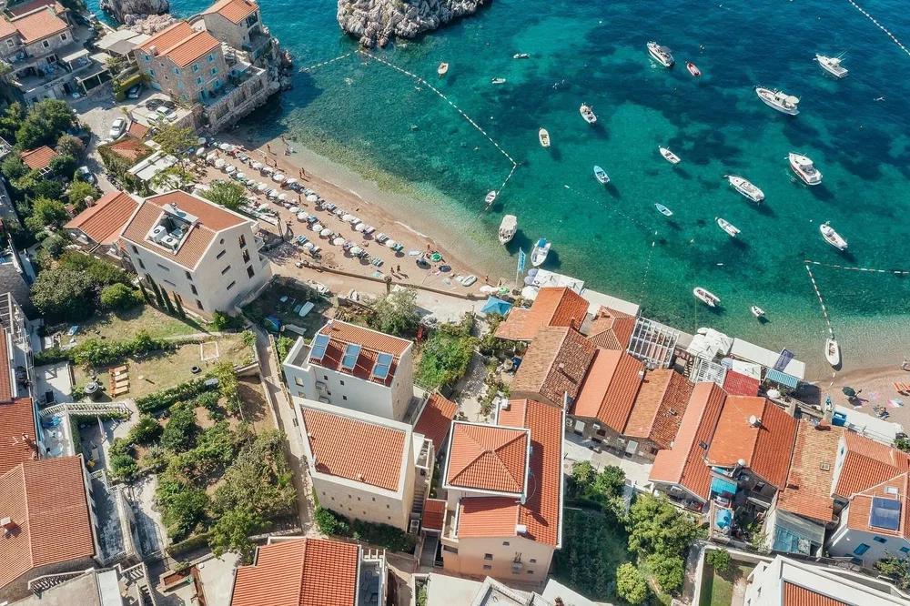 Кућа и околина; поглед