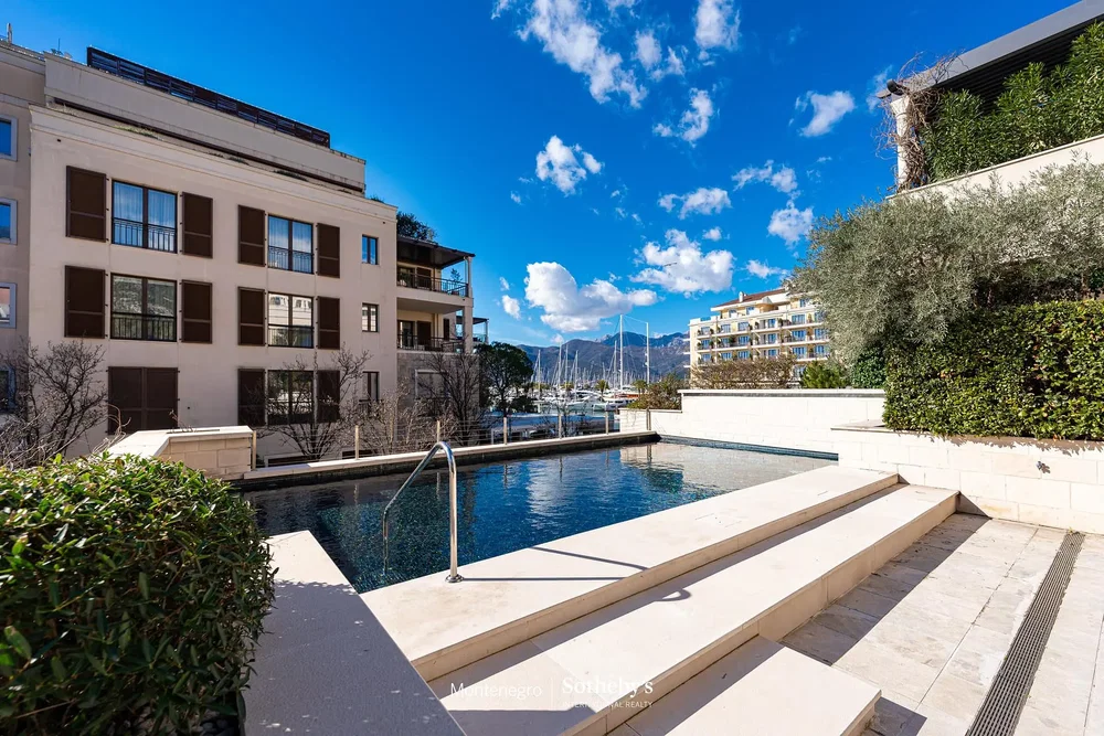 Haus und umgebung; blick, tageslicht