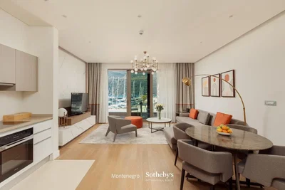 Obývací pokoj; výhled, moderní styl, přirozené světlo