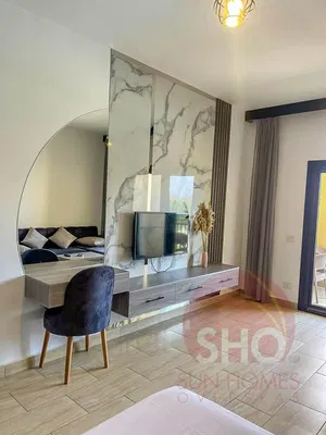 Camera da letto; stile moderno, pavimento in piastrelle, luce naturale, ristrutturato