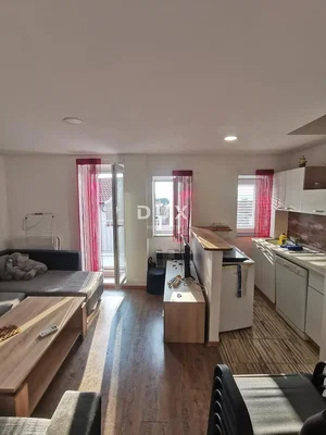 Дневна соба; поглед, природно светло