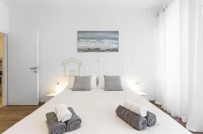 Spavaća soba; prirodna svjetlost, moderan stil