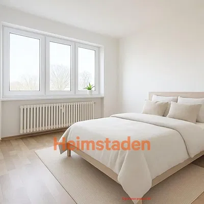 Spavaća soba; prirodno svjetlo, drveni pod