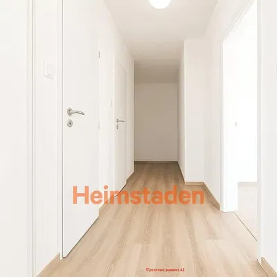 Vestiyer; ahşap zemin, doğal ışık