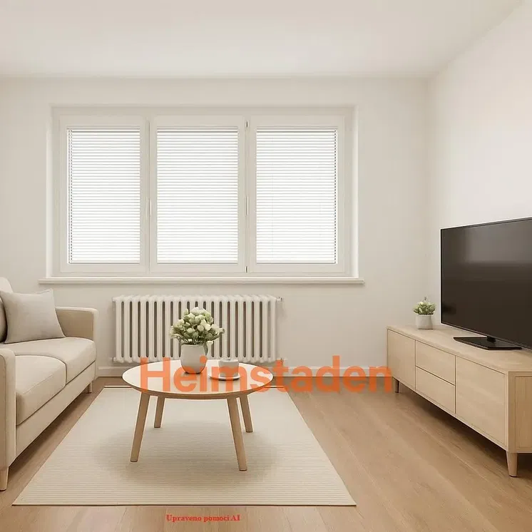 Oturma odası; doğal ışık, modern stil, ahşap zemin